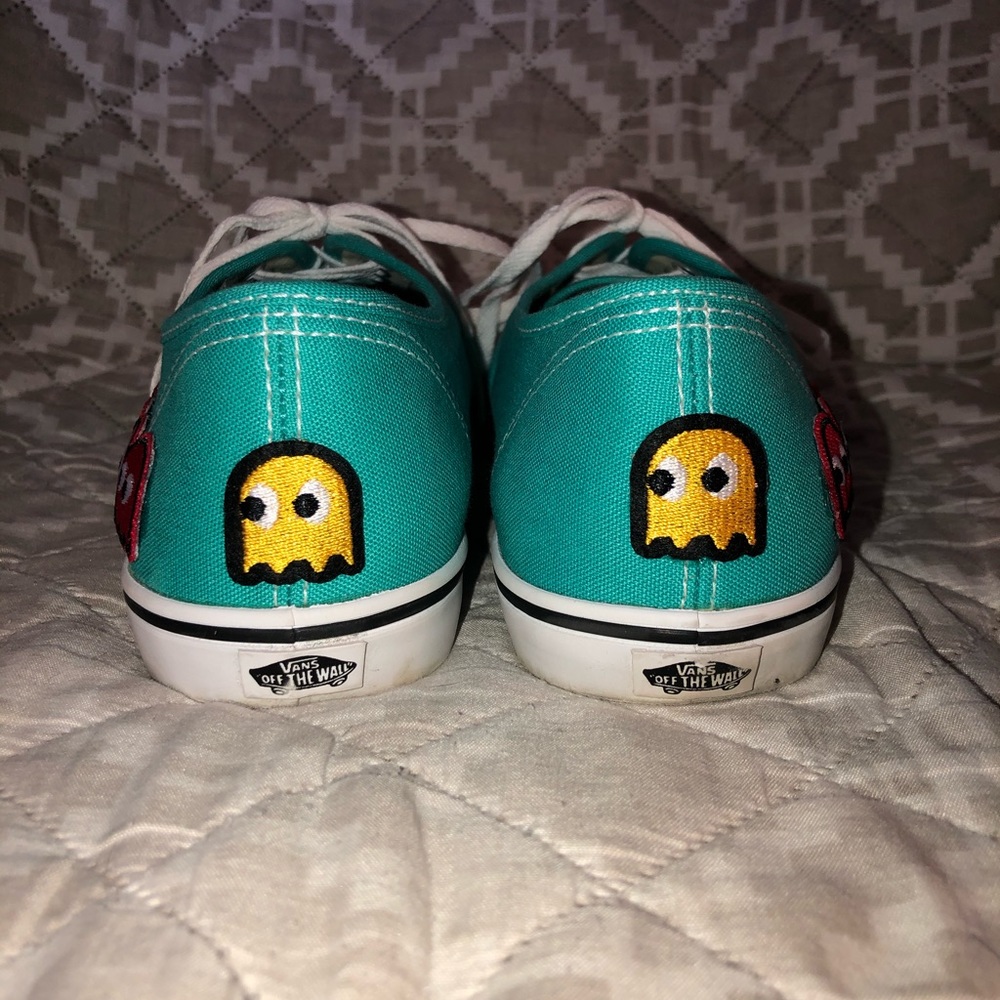 Custom Vans Pac-Man Shoes - Picture 5 of 10